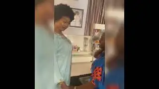 Kani Sidibé présente sa toute nouvelle voiture à son idole Oumou Sangaré (Vidéo 2020)