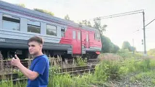 Электропоезд Калуга - 1 - Москва и  поезд номер 110 Москва - Анапа. Информатор станции «Азарово»