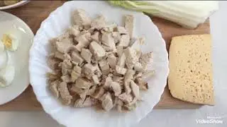 Салат куриный с сухариками!
