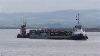 Huge Hinkley barge glides past Burnham (Burnham-On-Sea.com)