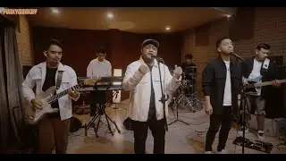 MAHALINI - MELAWAN RESTU , MAHEN - PURA-PURA LUPA (Medley Cover By Funky Monkey)