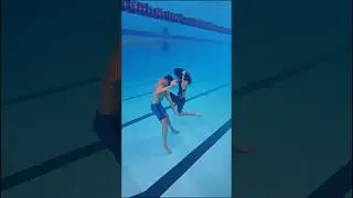 Underwater girl knocks me out 💥🥊