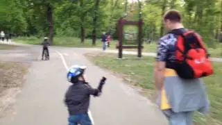 Семейная прогулка на роликах в роллер парке в Буче.