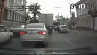 Драка. Удар с ноги!