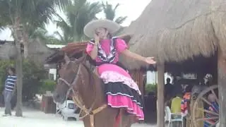 Excellence Playa Mujeres singer on beach