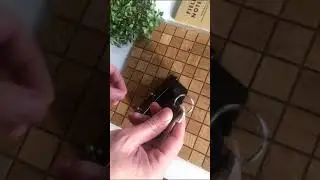 Как установить ключи в ключницу?