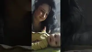 Леночка поёт засыпательную песню) #леночка #дети