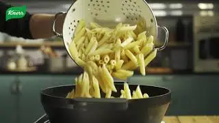 פסטה עם סלמון אפוי ברוטב עגבניות בזיליקום של קנור