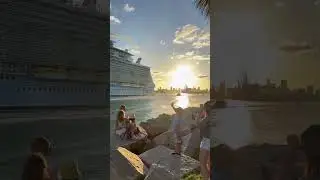 Лайнер в Майами 🚢 #travel #sunset #beach #vacation #summervibes #summer #miami #miamibeach
