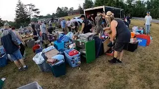 Flea Market Crazies - This is the Guy Everyone SHOPS AT!