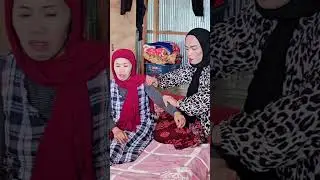 Ketika terapis refleksi di urut tukang urut kampung 