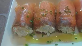 Rollitos de salmón ahumado rellenos