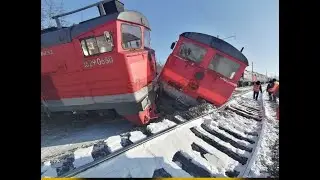 поезд сошел с рельсов в Амурской области. Опрокинулись вагоны