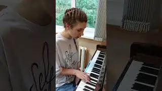 Тон-сть Ми бем. маж.: D7 и обр. в виде арпеджио. Сурикова Татьяна 5кл.