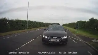 Audi skips queue to run red light.  Y33KRL 18-07-2024