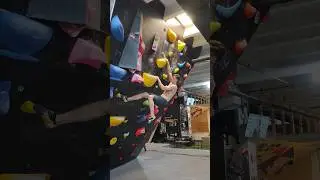 Bouldering - Sunday is for dyno 6A/V3 flash