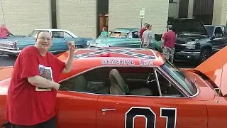 RIVERWALK CAR SHOW  WITH THE GENERAL LEE THERE