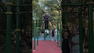 Снова УДИВИЛ пацанов #шок #реакция #удивление #алматы #турник
