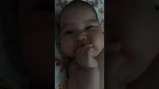 Младенец разговаривает,гуление