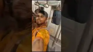 दिल्ली मेट्रो में कांवड़ियों का डांस | Kanwar Yatra #delhi #metro #kawad
