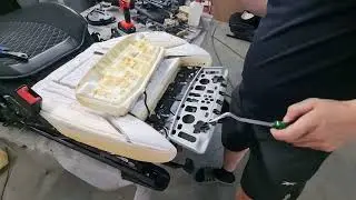 Как разобрать подколенную опору на Мерседес.