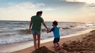 Забыли одеть сына | Поехали на море | Разбивают новую дорогу у дома | Самая короткая прогулка | Юг