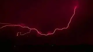 Самый сильный удар молнии 🤯⚡