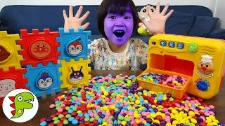 レオくんがアンパンマンのオーブンレンジであそぶよ！カラフルチョコをたべると顔の色がかわる？ トイキッズ