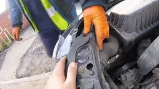 How to change a headlight Opel Astra / Как поменять фару Opel Astra,