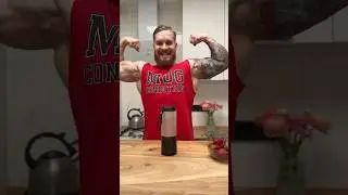 Легкий шоколадно-ягодный протеиновый коктейль