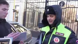 КРАСНОДАР . ХАМ НА ТОНИРОВКЕ И НА ТРОТУАРЕ ГРУБИТ ОБЩЕСТВЕННИКАМ