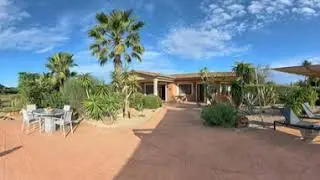 FInca Casa Mas Mallorca 360° VR - Drag to rotate!