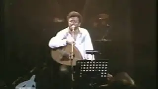 Le rebelle en communion avec son peuple kabyle au Zénith de Paris