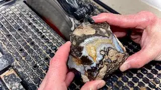 Cutting Turkish Gems: Different agate variations