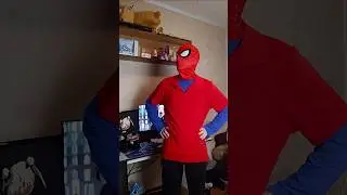 Питер создает свой первый костюм Человека-Паука 