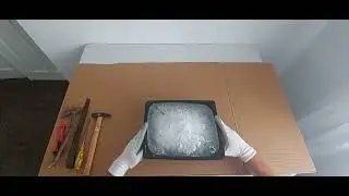 Ice Cube vs ... Experiment in white gloves