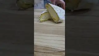 Всегда интересно попробовать сыр в разных его точках созревания #днр #донецк #россия #донбасс