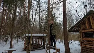 ОДИН В ЛЕСНОЙ ИЗБЕ . НАСТРОИЛ ПЕЧЬ , ТЯГА ТРУБЫ ЧТО НАДО !!! ПЕРВЫЙ ЛЁД , ПОРА РЫБАЧИТЬ !!!