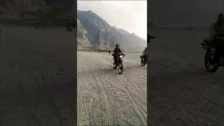 Bike race in desert | Quite tough to maintain balance 