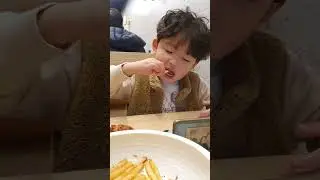 eating chips - 052023