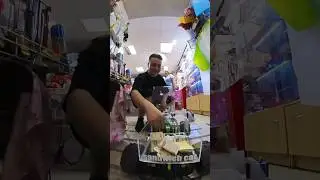 Купил Роллс Ройс машинкой 