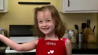 Hailey's Cookin' Show #4 | Veggie Pizza