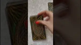 Что у него в голове, на душе, на сердце? Расклад таро