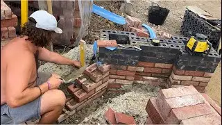 Building up a Garden Wall from Footing! Level Work Corner Build 🧱