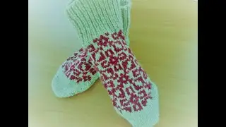Носки с жаккардовым орнаментом на двух спицах.