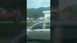 video bergaduh dihadapan politeknik sebab tak beri laluan memotong