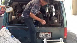 Steve Lopez: The spirit of L.A. pulses through this shoe repair business