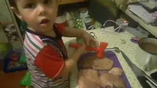 готовим отбивные вместе с сыном
