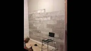 Отделка стены ламинатом