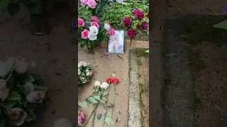 Могила молодой девушки Любят помня ✞ Уборщик  могил ✞ Твоя Душа ✞ #род #уборкамогил #youtube